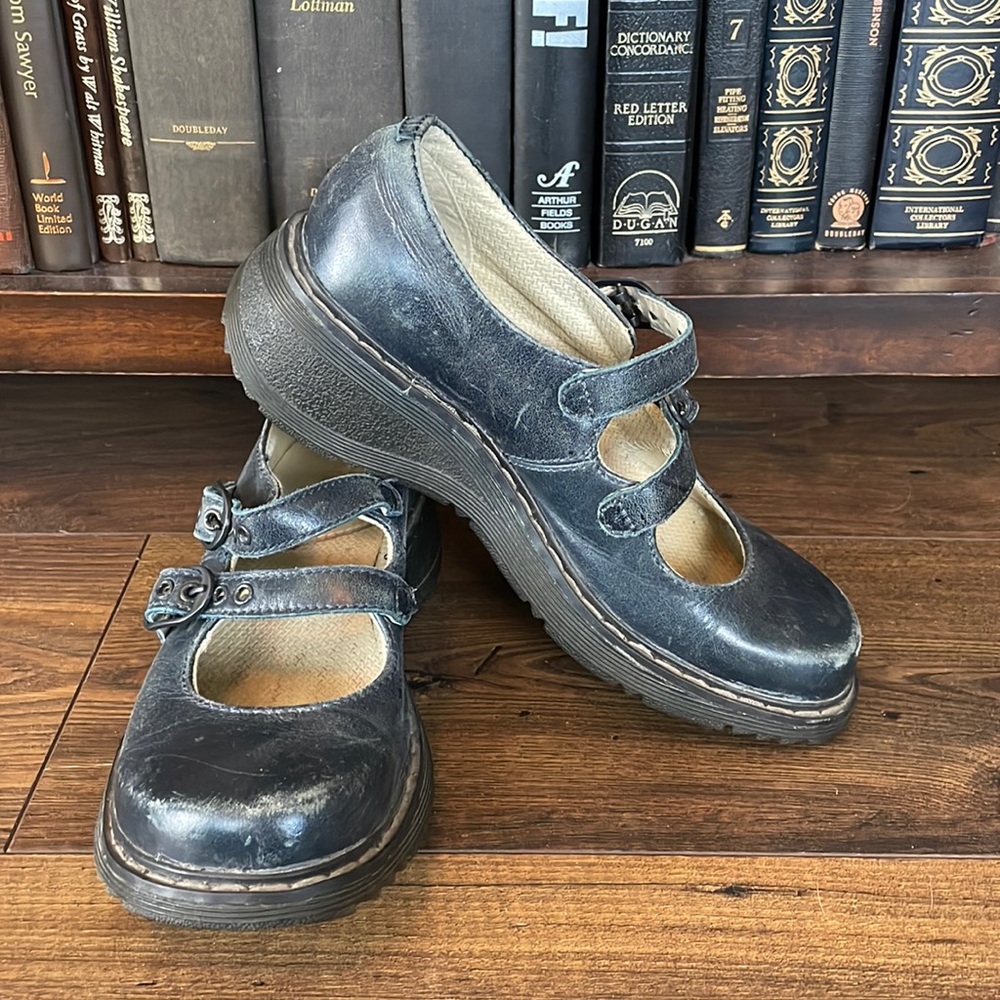 Vintage navy Doc Martens Mary Janes dual strap